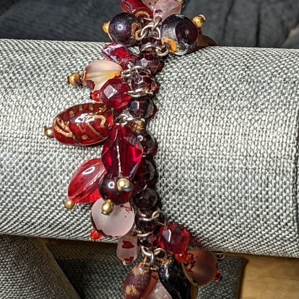 Rare vintage red, glass painted & design bead stretch bracelet
